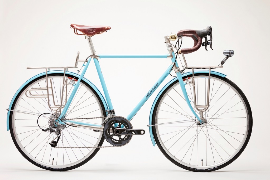 Horse Cycle randonneur bike with colour-matching fenders
